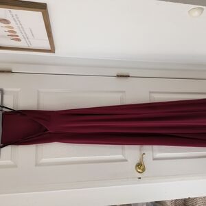Elegant Burgundy Maxi Dress